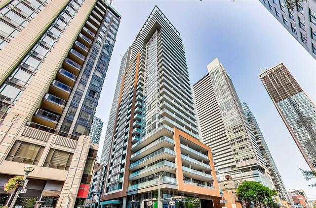 1012 - 8 Mercer St, Condo with 1 bedrooms, 1 bathrooms and 0 parking in Toronto ON | Image 1