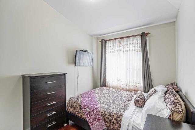 5 Piggot Mews, House attached with 3 bedrooms, 2 bathrooms and 1 parking in Toronto ON | Image 21