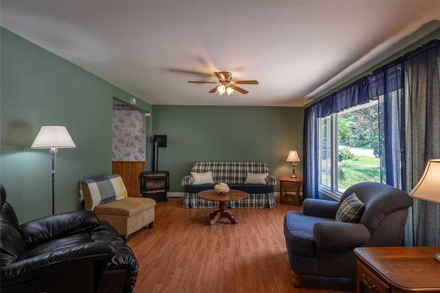 8 Tudhope St, House detached with 3 bedrooms, 1 bathrooms and 4 parking in Parry Sound ON | Image 4
