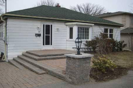 80 Grandview Ave, House detached with 2 bedrooms, 3 bathrooms and 4 parking in Markham ON | Image 1
