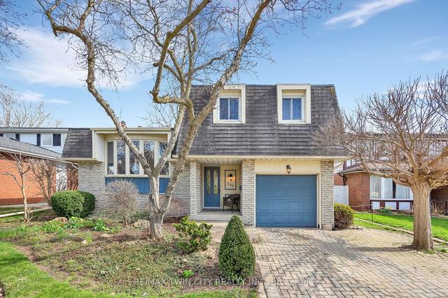 205 Mcgarry Dr, House detached with 3 bedrooms, 2 bathrooms and 3 parking in Kitchener ON | Image 1