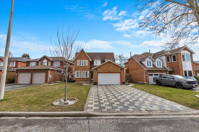 1646 Baggins St, House detached with 3 bedrooms, 4 bathrooms and 6 parking in Pickering ON | Image 1