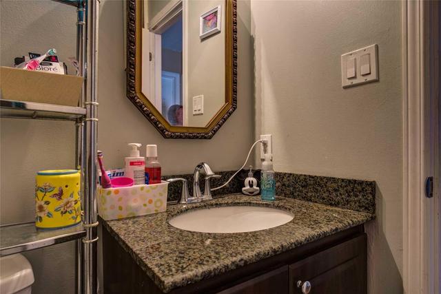 86 Morley Cres, Townhouse with 3 bedrooms, 2 bathrooms and 1 parking in Brampton ON | Image 12