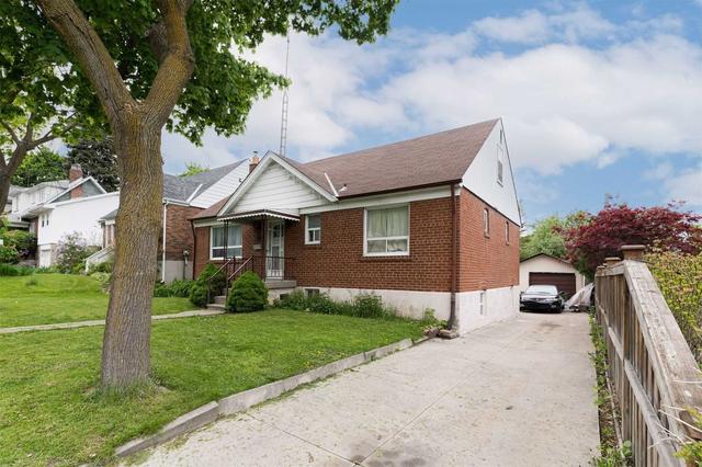2220 Lawrence Ave W, House detached with 4 bedrooms, 2 bathrooms and 4 parking in Toronto ON | Image 1