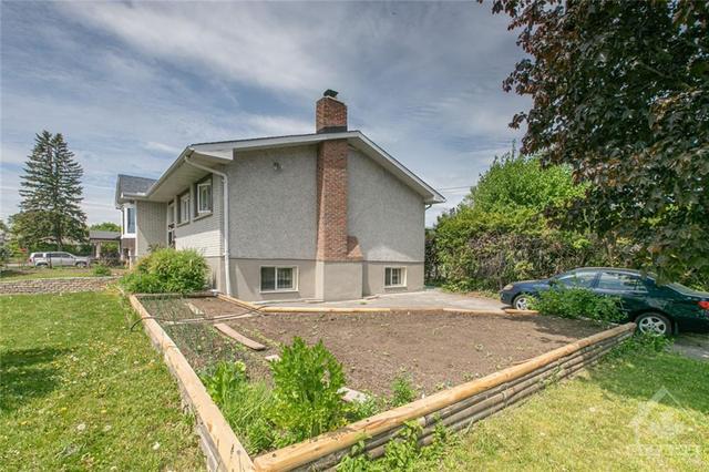1819 Arizona Avenue, House detached with 4 bedrooms, 3 bathrooms and 5 parking in Ottawa ON | Image 29