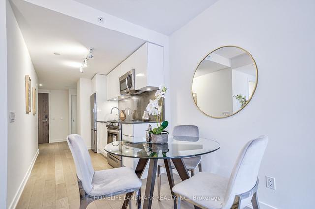 310 - 25 Richmond St E, Condo with 1 bedrooms, 1 bathrooms and 0 parking in Toronto ON | Image 4