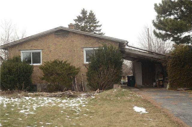 104 Plateau Cres, House detached with 3 bedrooms, 2 bathrooms and 3 parking in Toronto ON | Image 1