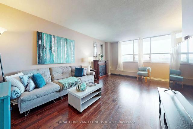 1006 - 130 Neptune Dr, Condo with 2 bedrooms, 2 bathrooms and 1 parking in Toronto ON | Image 23