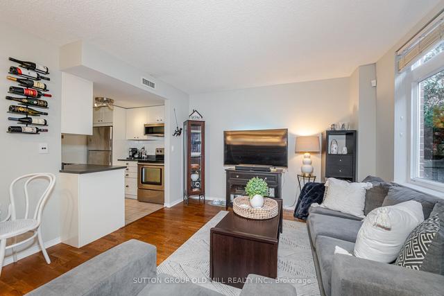 6 - 85 Lillian St, Townhouse with 2 bedrooms, 2 bathrooms and 1 parking in Toronto ON | Image 3