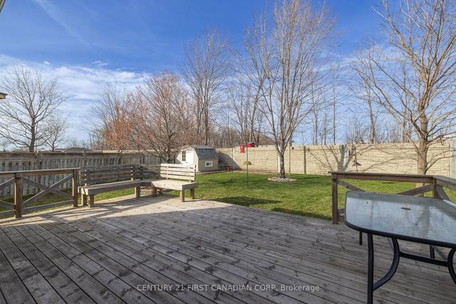 40 Prince Cres, House detached with 3 bedrooms, 3 bathrooms and 5 parking in Brampton ON | Image 25