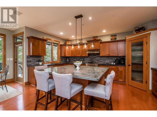 22820 Docksteader Circle, House detached with 5 bedrooms, 4 bathrooms and 5 parking in Maple Ridge BC | Image 14