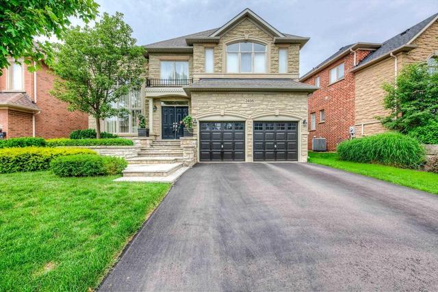2456 Bon Echo Dr, House detached with 4 bedrooms, 4 bathrooms and 2 parking in Oakville ON | Image 1