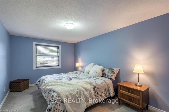51 - 55 Ashley Cres, Townhouse with 3 bedrooms, 2 bathrooms and 2 parking in London ON | Image 11