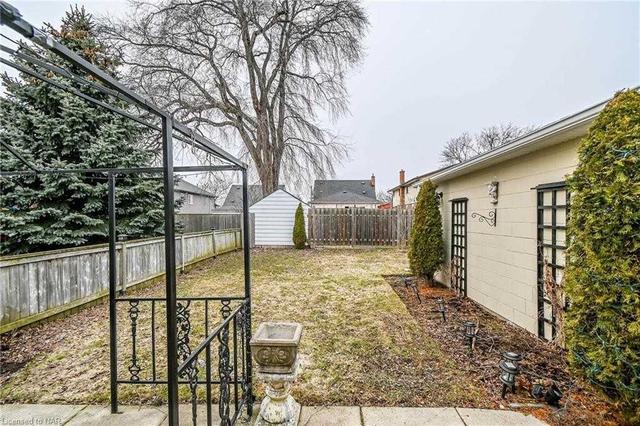 5271 Ottawa Ave, House detached with 2 bedrooms, 2 bathrooms and 7 parking in Niagara Falls ON | Image 25