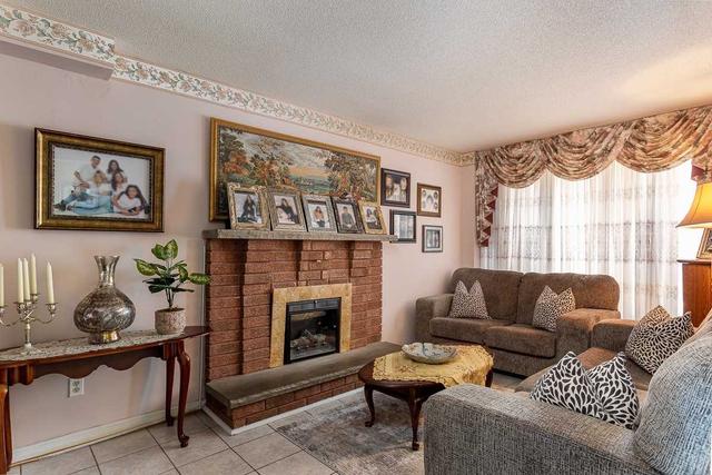 3 Fincham Ave, House detached with 5 bedrooms, 4 bathrooms and 4 parking in Brampton ON | Image 6