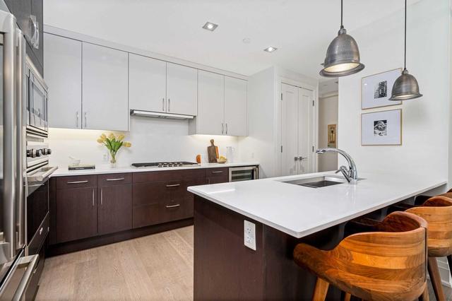 601 - 77 Charles St W, Condo with 2 bedrooms, 2 bathrooms and 2 parking in Toronto ON | Image 25