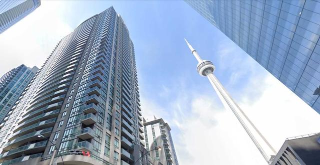 2207 - 30 Grand Trunk Cres, Condo with 1 bedrooms, 1 bathrooms and 0 parking in Toronto ON | Image 1