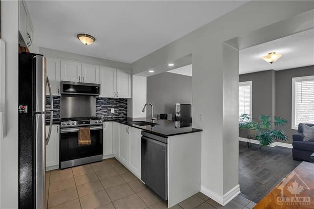 144 Gelderland Private, Townhouse with 3 bedrooms, 3 bathrooms and 2 parking in Ottawa ON | Image 10