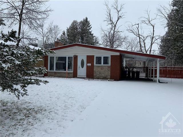 2558 Egan Road, House detached with 5 bedrooms, 2 bathrooms and 5 parking in Ottawa ON | Image 2