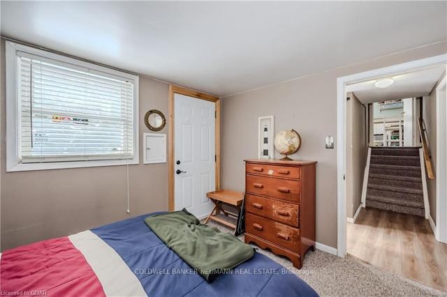 41 Campion Ave, House detached with 4 bedrooms, 2 bathrooms and 4 parking in Guelph ON | Image 9