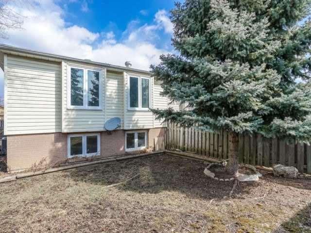 104 Garside Cres, House semidetached with 4 bedrooms, 2 bathrooms and 4 parking in Brampton ON | Image 19