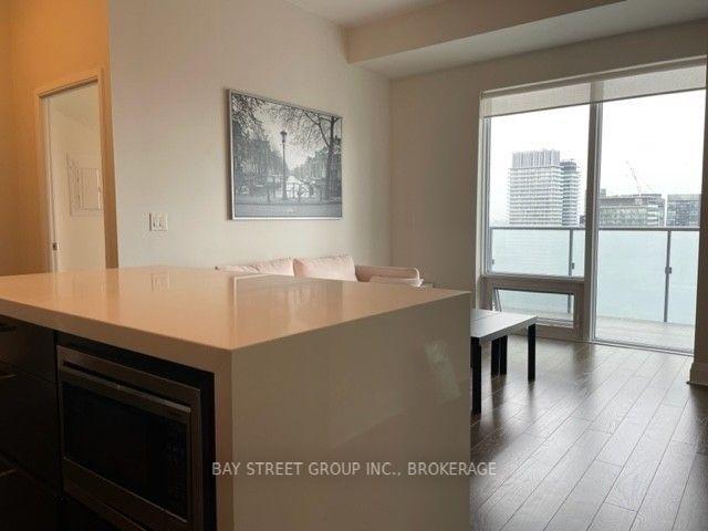 4609 - 1080 Bay St, Condo with 2 bedrooms, 2 bathrooms and 1 parking in Toronto ON | Image 11