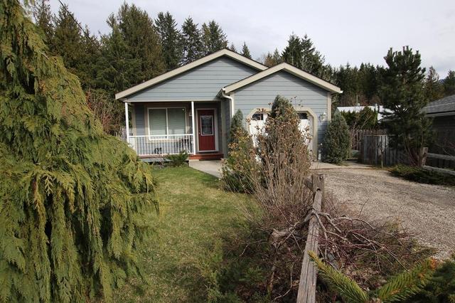 505 3a Avenue, House detached with 3 bedrooms, 2 bathrooms and null parking in Nakusp BC | Image 4