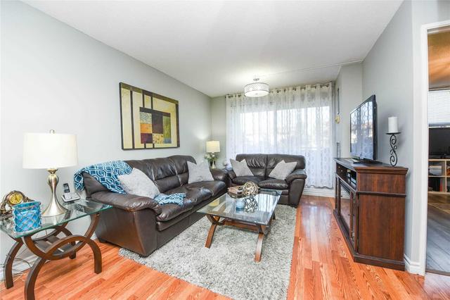 202 - 355 Rathburn Rd E, Condo with 3 bedrooms, 2 bathrooms and 3 parking in Mississauga ON | Image 3