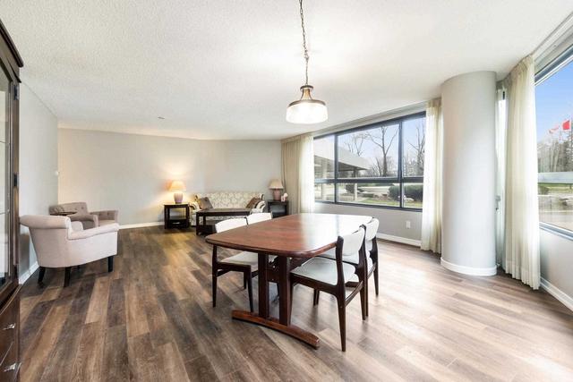 107 - 1300 Bloor St, Condo with 3 bedrooms, 2 bathrooms and 1 parking in Mississauga ON | Image 3