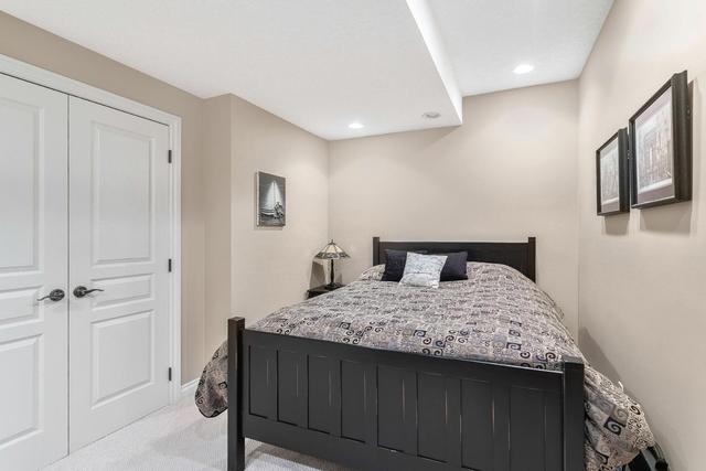 23 Discovery Ridge Lane Sw, House detached with 3 bedrooms, 2 bathrooms and 4 parking in Calgary AB | Image 35