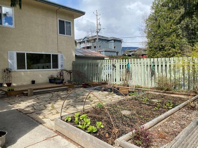 441 Richards Street W, House attached with 3 bedrooms, 2 bathrooms and 1 parking in Nelson BC | Image 2