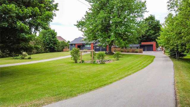 814 Watts Pond Rd, House detached with 3 bedrooms, 4 bathrooms and 22 parking in Brant ON | Image 1