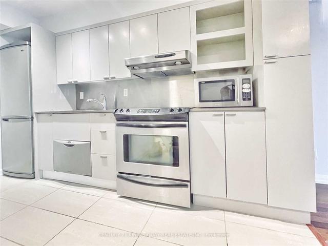 820 - 111 Elizabeth St, Condo with 1 bedrooms, 1 bathrooms and 0 parking in Toronto ON | Image 6