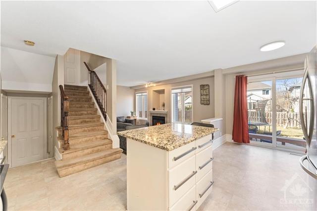 176 Bridlewood Drive, House detached with 4 bedrooms, 3 bathrooms and 5 parking in Ottawa ON | Image 11