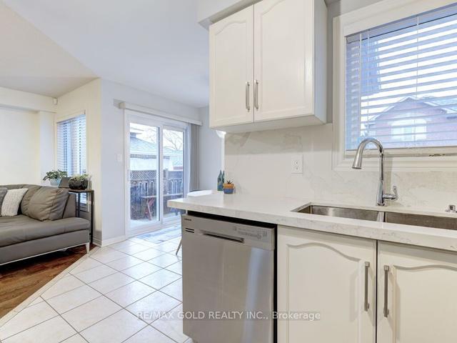 52 Sunley Cres, House detached with 3 bedrooms, 4 bathrooms and 3.5 parking in Brampton ON | Image 11