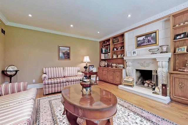 166 Valley Rd, House detached with 4 bedrooms, 4 bathrooms and 4 parking in Toronto ON | Image 4
