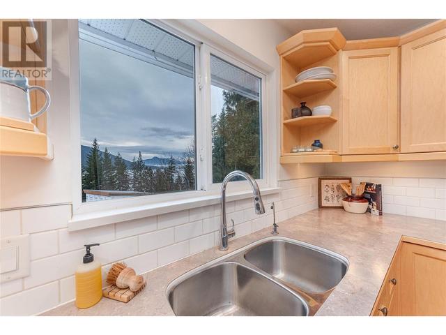 5167 Sunnybrae Canoe Point Road, House detached with 4 bedrooms, 2 bathrooms and 6 parking in Columbia Shuswap C BC | Image 18