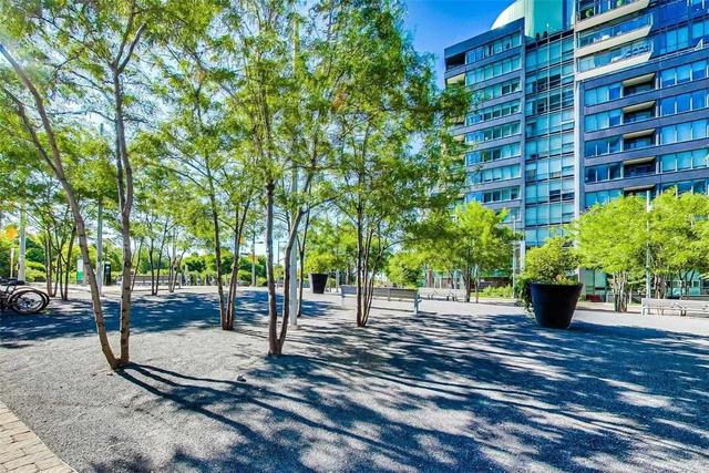 2402 - 170 Bayview Ave, Condo with 2 bedrooms, 2 bathrooms and 1 parking in Toronto ON | Image 19