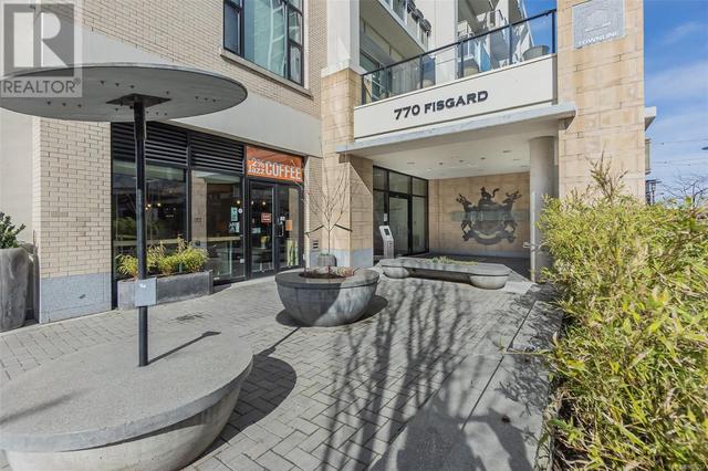 209 - 770 Fisgard St, Condo with 2 bedrooms, 2 bathrooms and 1 parking in Victoria BC | Image 2