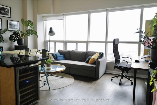uph05 - 700 King St W, Condo with 2 bedrooms, 2 bathrooms and 1 parking in Toronto ON | Image 2