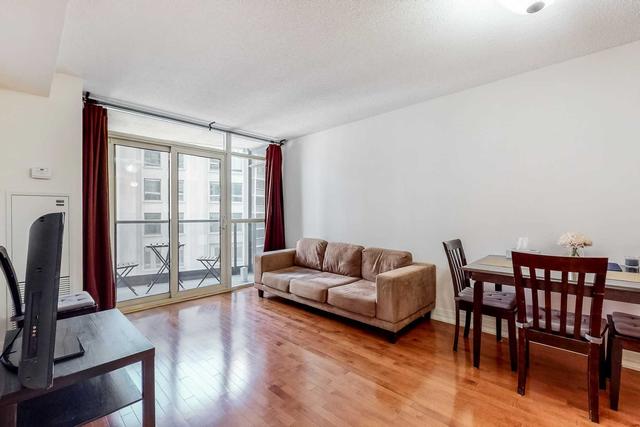 902 - 21 Carlton St, Condo with 2 bedrooms, 2 bathrooms and 0 parking in Toronto ON | Image 5