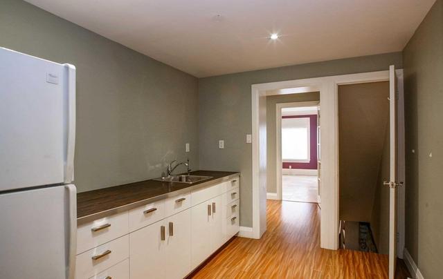 21 Belmont St, House semidetached with 3 bedrooms, 2 bathrooms and null parking in Toronto ON | Image 12