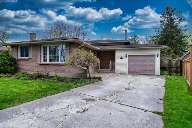 22 Vanier Court, House detached with 4 bedrooms, 2 bathrooms and 3 parking in St. Catharines ON | Image 23