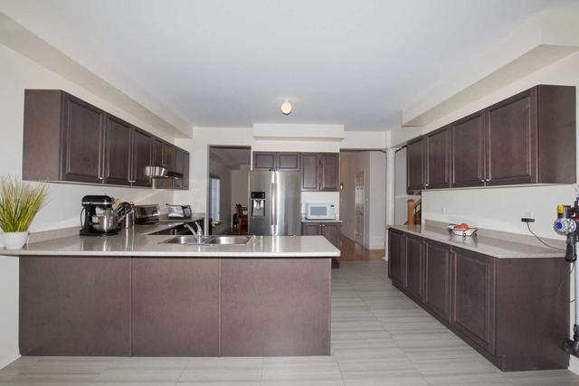 152 Cookview Dr, House detached with 4 bedrooms, 5 bathrooms and 6 parking in Brampton ON | Image 4