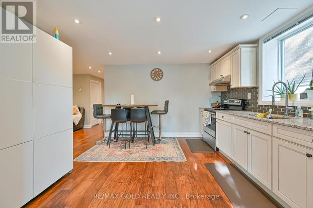 110 Richardson Ave, House detached with 4 bedrooms, 4 bathrooms and 5 parking in Toronto ON | Image 26
