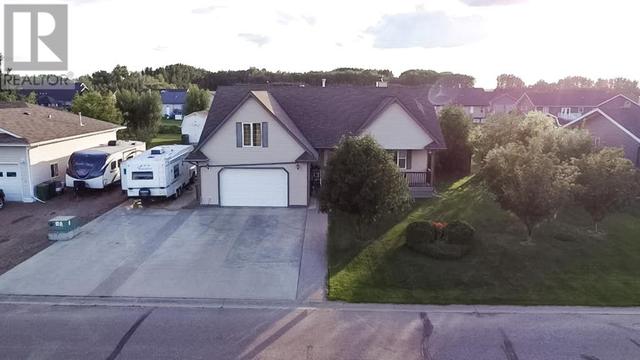 8710 101 Street, House detached with 4 bedrooms, 3 bathrooms and 8 parking in Mackenzie County AB | Card Image