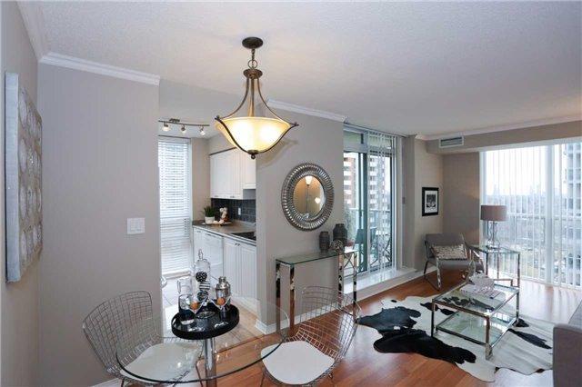 Lph 3 - 7 Michael Power Pl, Condo with 2 bedrooms, 2 bathrooms and 1 parking in Toronto ON | Image 5