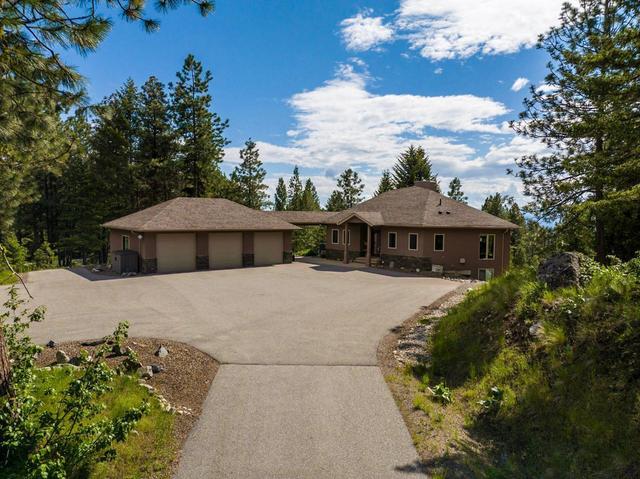 200 Sasquatch Trail, House detached with 3 bedrooms, 2 bathrooms and 4 parking in Okanagan Similkameen A BC | Card Image