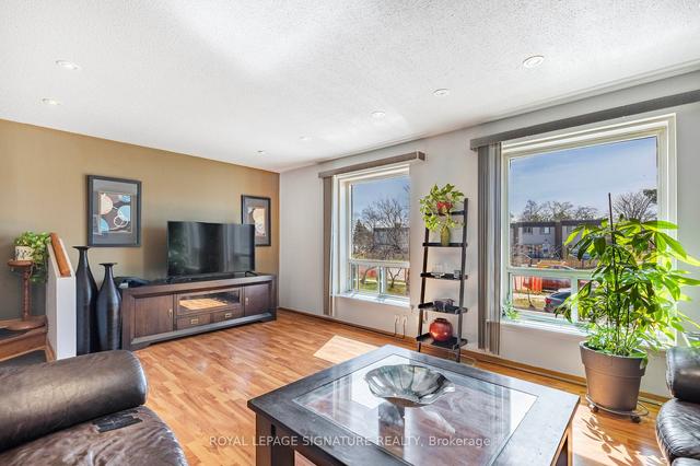 3 - 3 Kendleton Dr, Townhouse with 4 bedrooms, 2 bathrooms and 2 parking in Toronto ON | Image 11