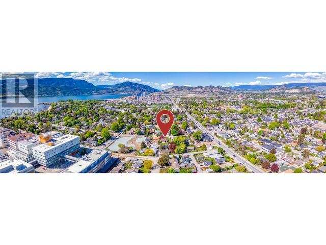 607 Glenwood Avenue, Condo with 3 bedrooms, 2 bathrooms and 2 parking in Kelowna BC | Image 7